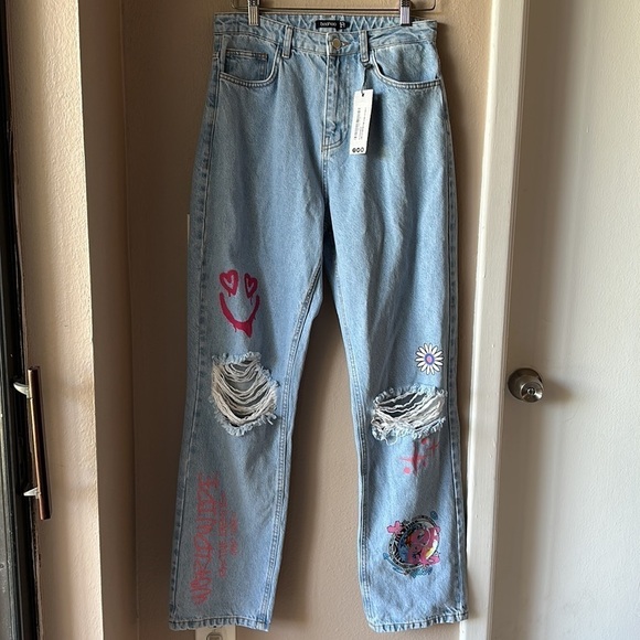 NWT BOOHOO Graffiti Print Ripped Knee Straight Leg Jeans - Picture 7 of 14